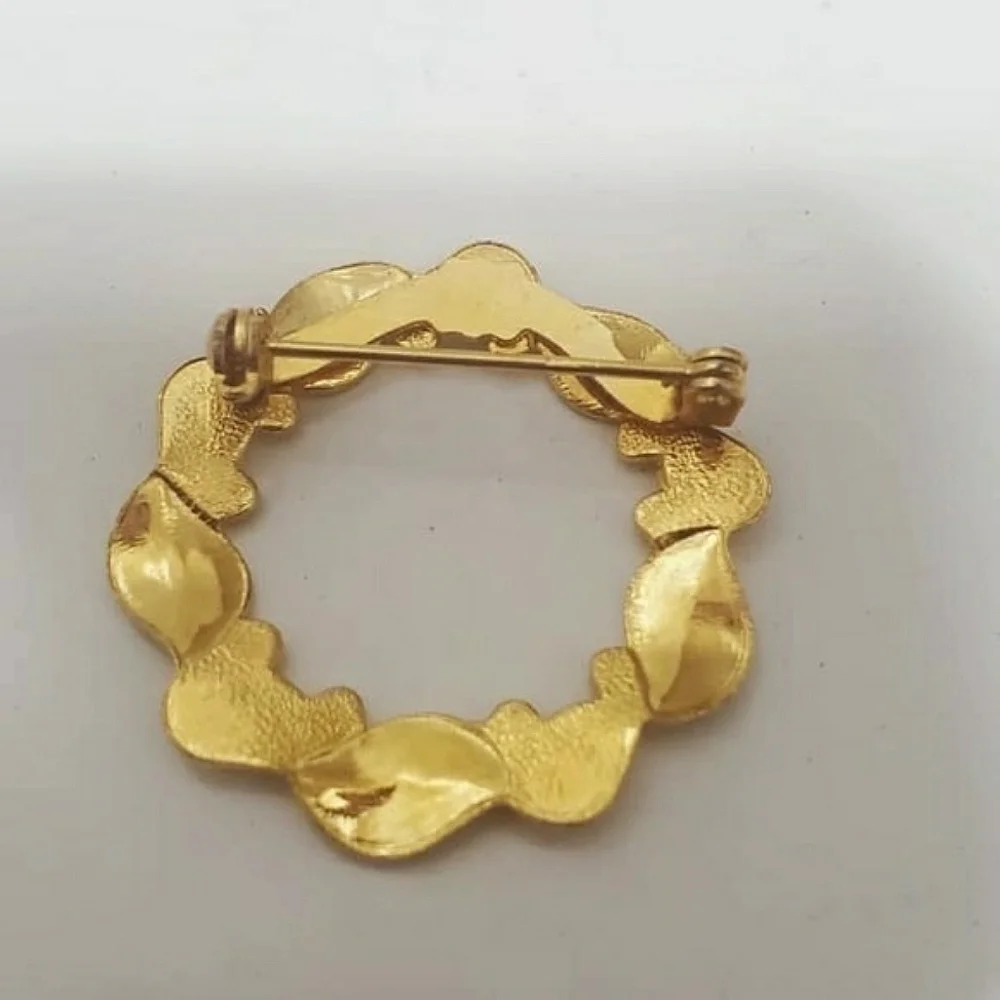 4/20 Christmas Round Wreath Gold Tone Brooch Pin Jewelry 🌴